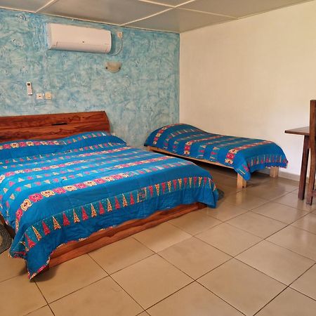 Hotel Robinson Plage Lomé Quarto foto